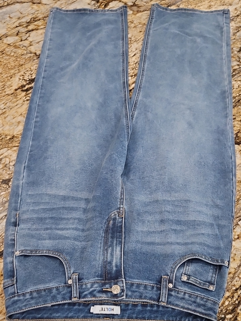 HDLTE  Women's Light Blue Washed Jeans. Size L Inseam 29" Rise 12.5"